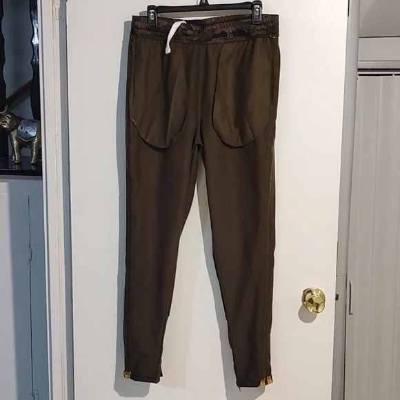 Rebel Minds Men Camouflage Gold Stripe Track Pants - Picture 7 of 8